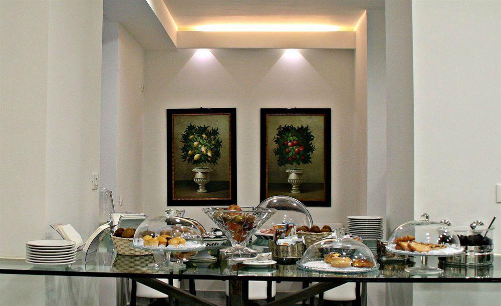 Arcom Palace Помеция Екстериор снимка